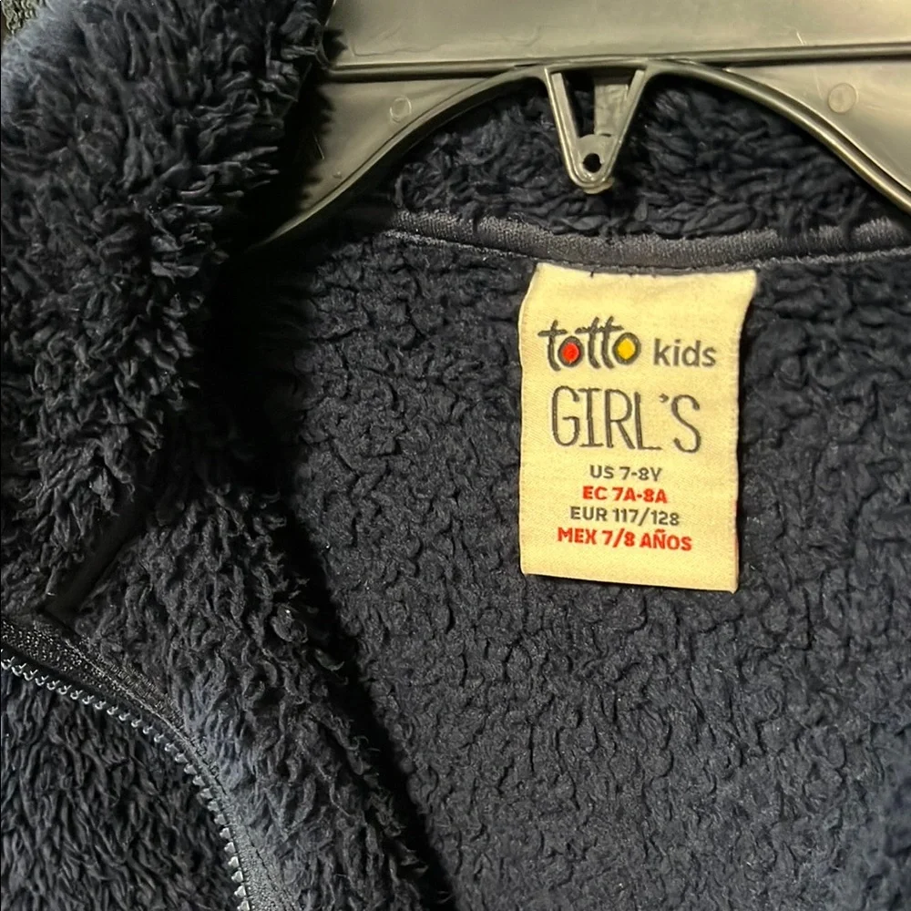 Totto stay warm